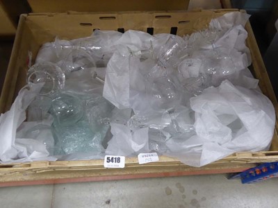 Lot 5418 - Box containing brandy snifters and wine glasses