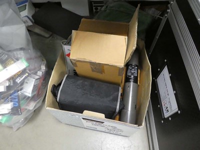 Lot 2621 - Box of scopes