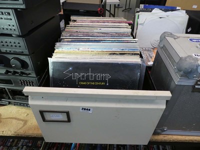 Lot 2644 - Box containing vinyl records including Super...