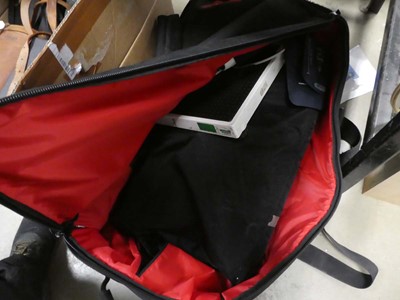 Lot 2656 - Snokart skiing cart and bag