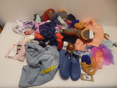 Lot 3468 - Large selection of children's clothing to...