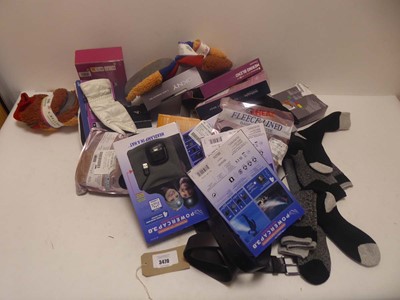 Lot 3470 - Selection of mixed accessories