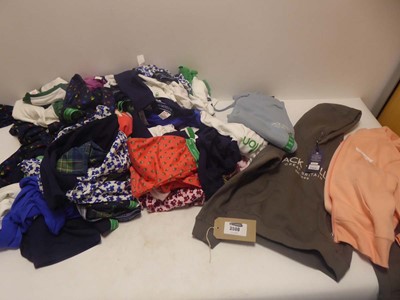 Lot 3500 - Large selection of children's clothing to...