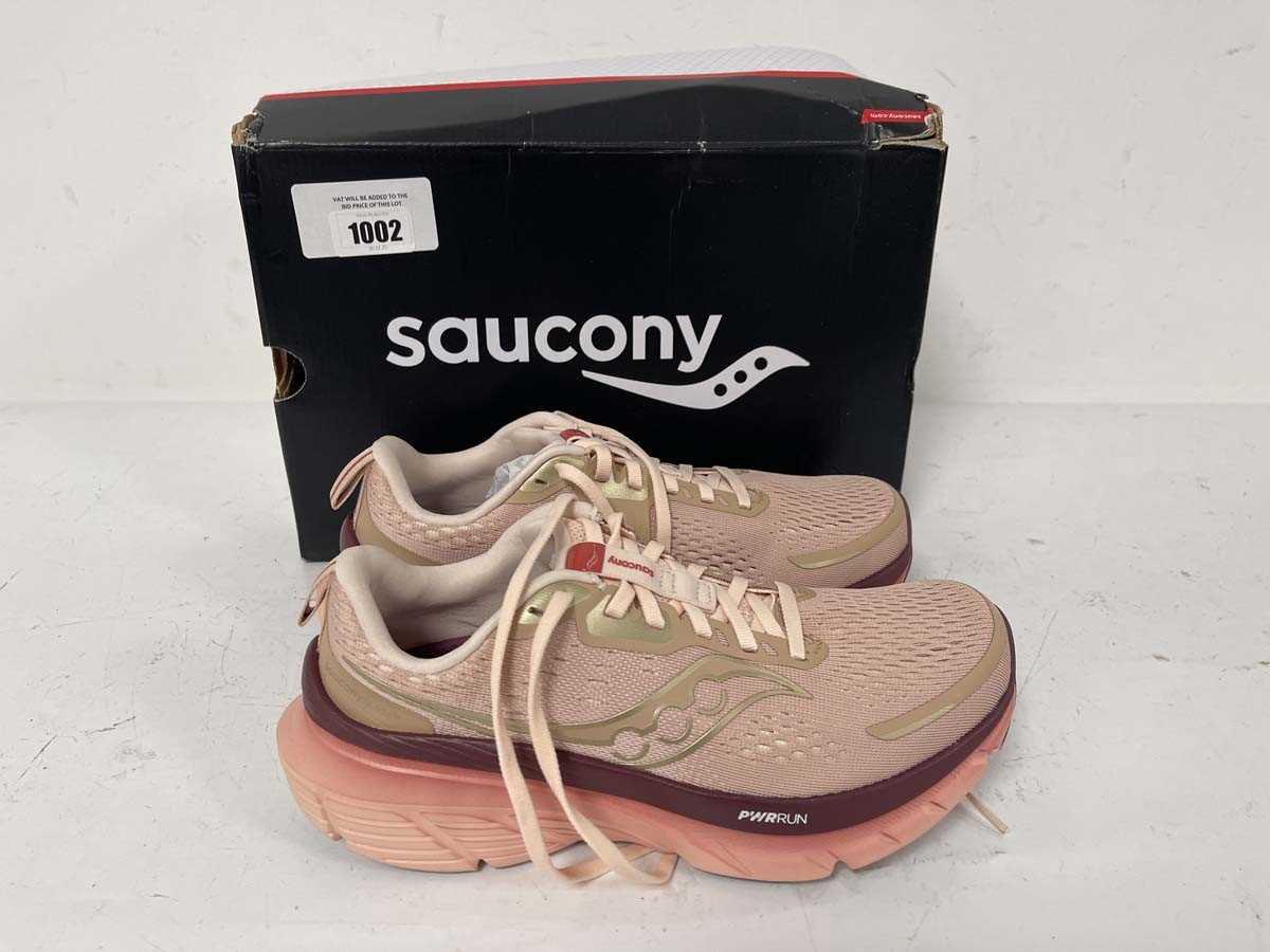 Lot 1002 - Saucony guide 18 trainers in rose size UK5.5 -...