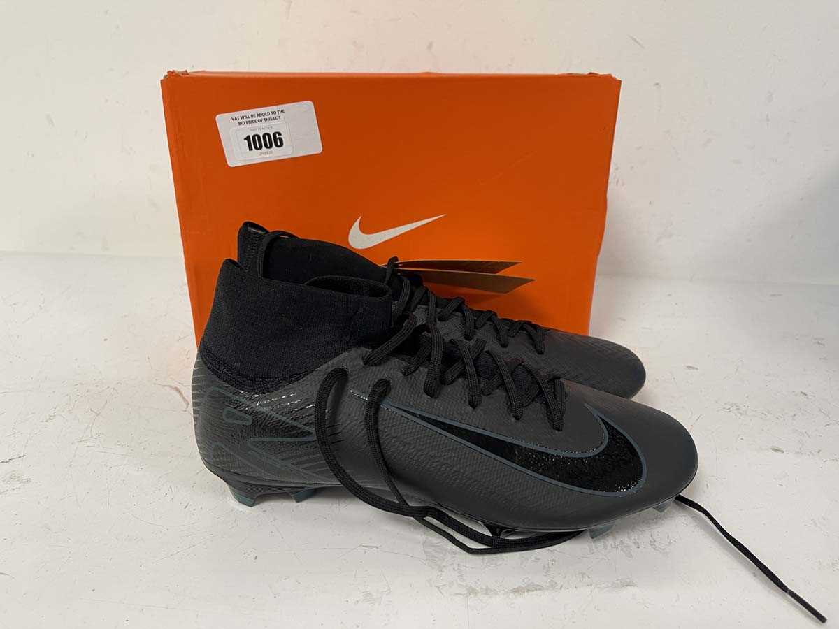 Lot 1006 - Nike zoom superfly 10 acad football boots in...