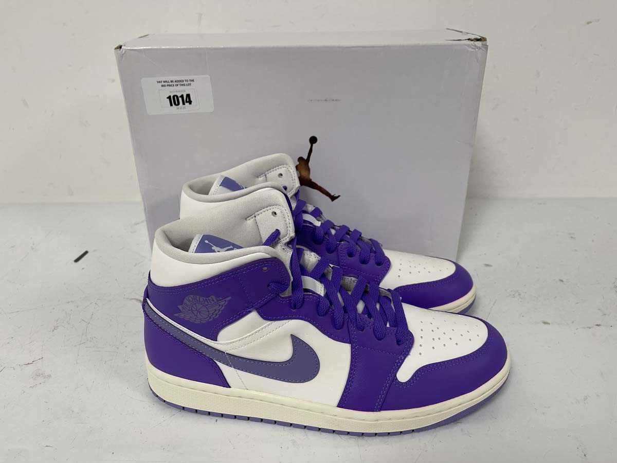 Lot Nike air jordan 1 mid trainers in grape size...