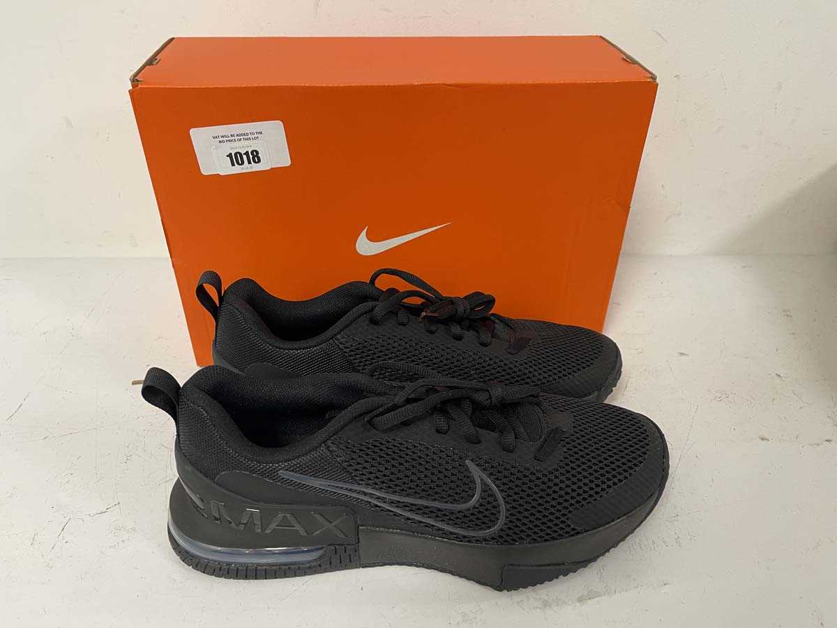 Lot 1018 - Nike air max alpha 6 trainers in black size...