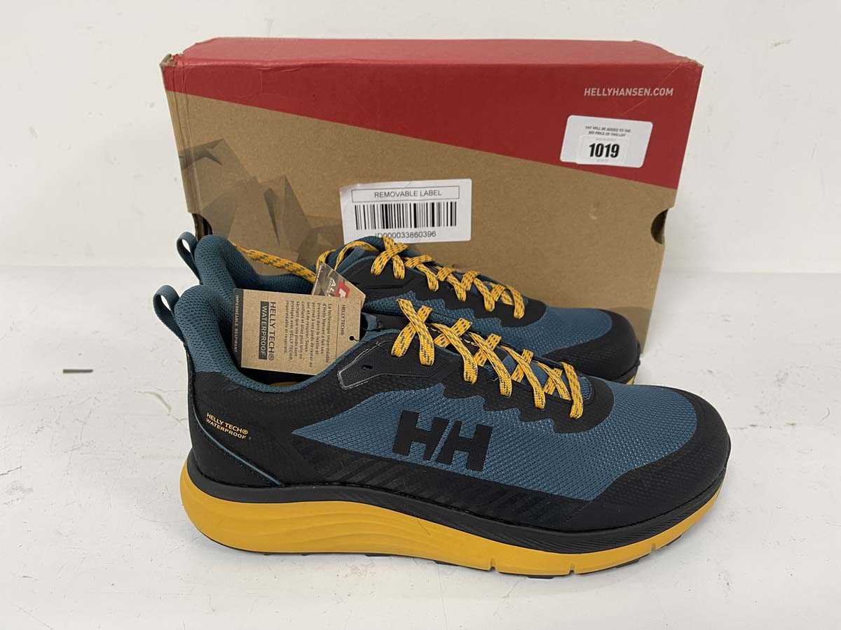Lot 1019 - Helly Hansen 11976 453 stega HT trainers in...
