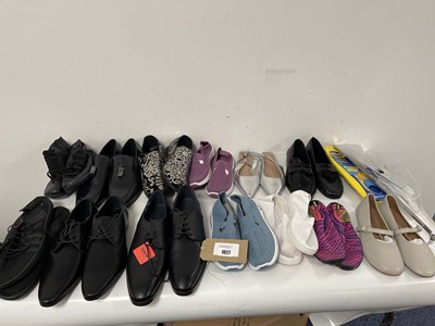 Lot 13x Pairs of shoes in various styles
