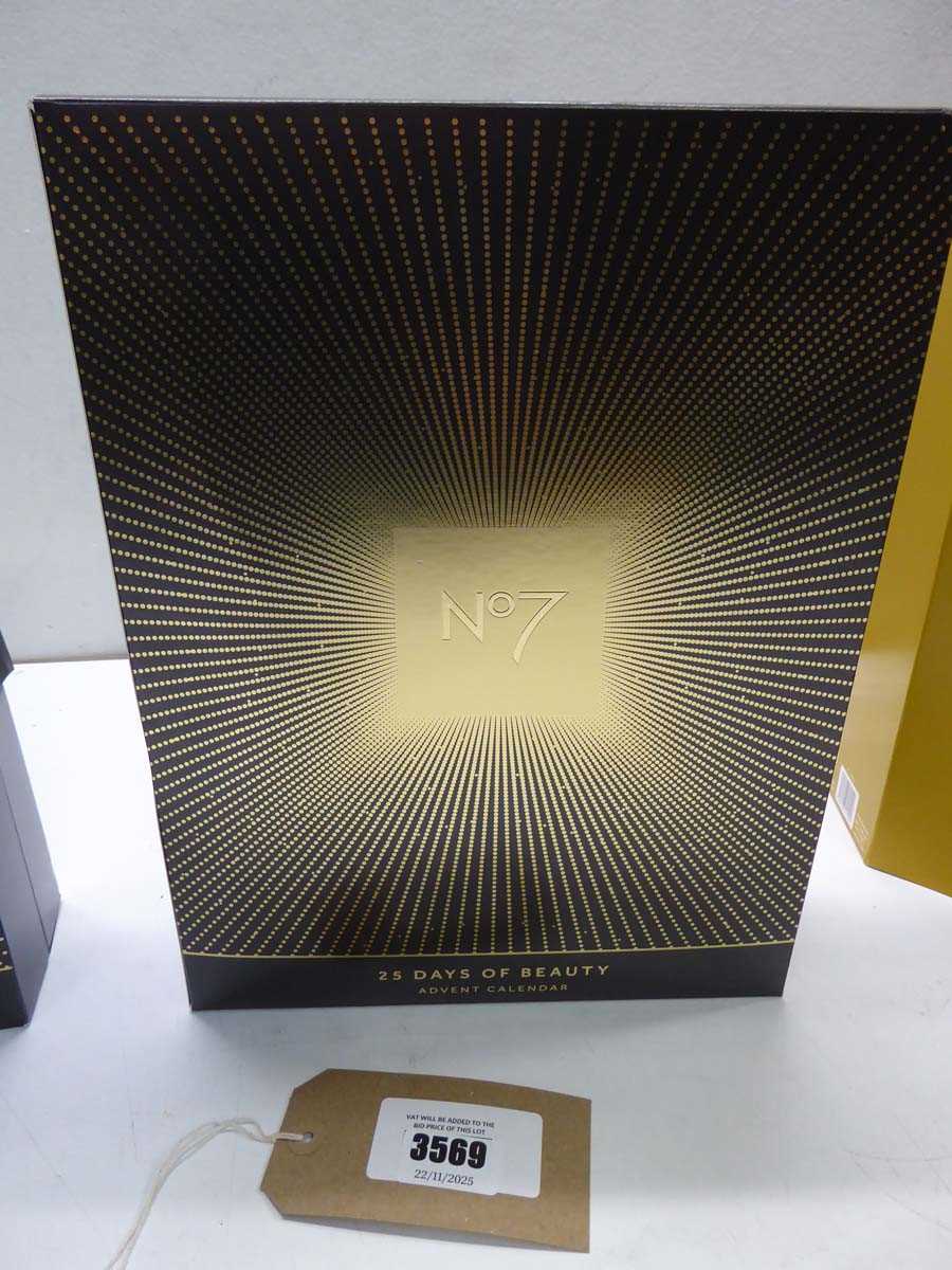 Lot 3569 - No. 7 25 days of beauty 2025 advent calendar