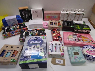 Lot 3577 - Selection of toiletry and fragrance gift sets...