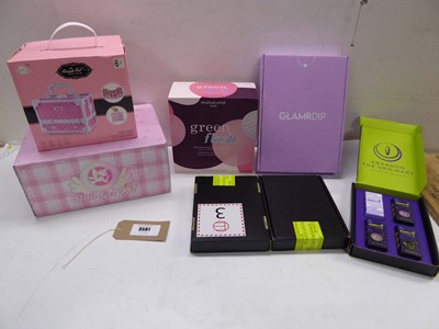 Lot 3581 - Nail Gel kit, Glamdip & Abandon The Ordinary...