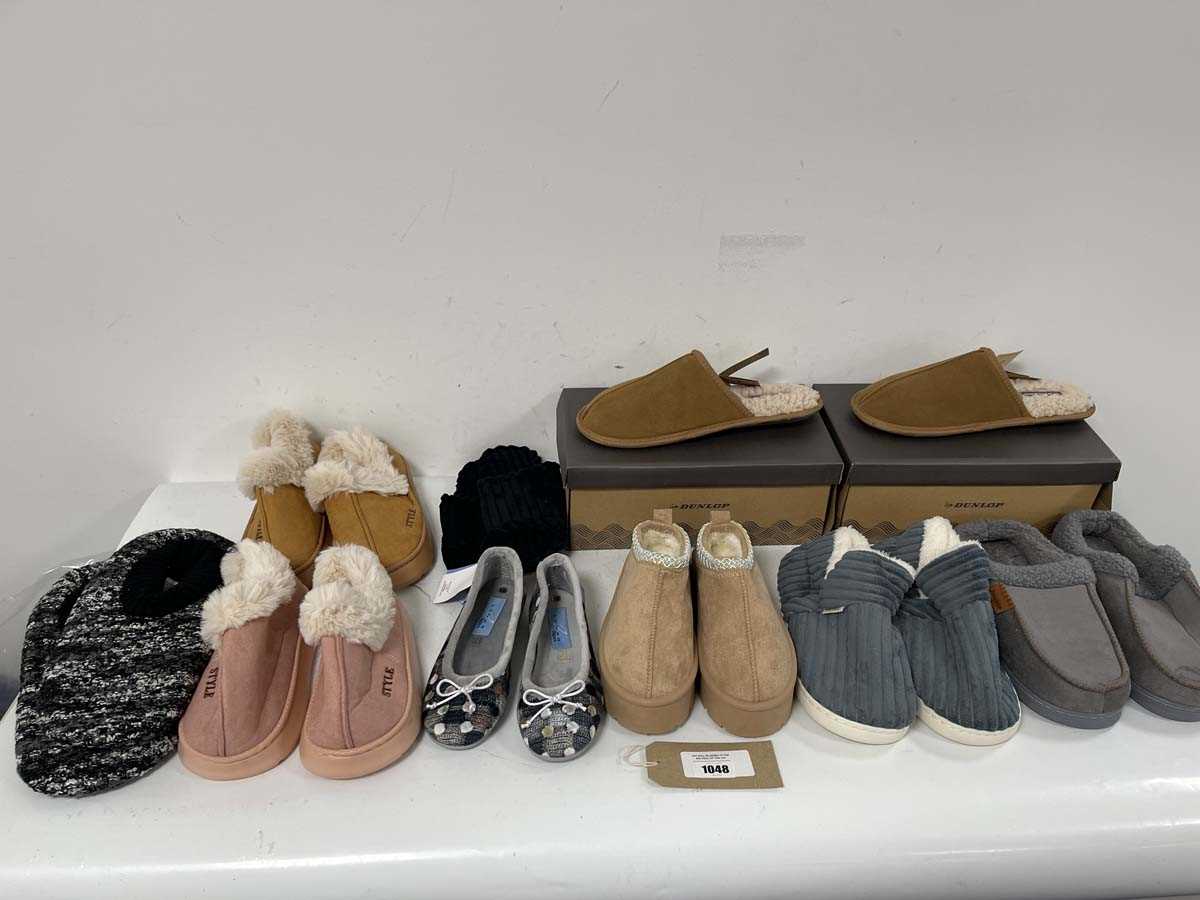 Lot 1048 - 10x Pairs of slippers in various styles to...
