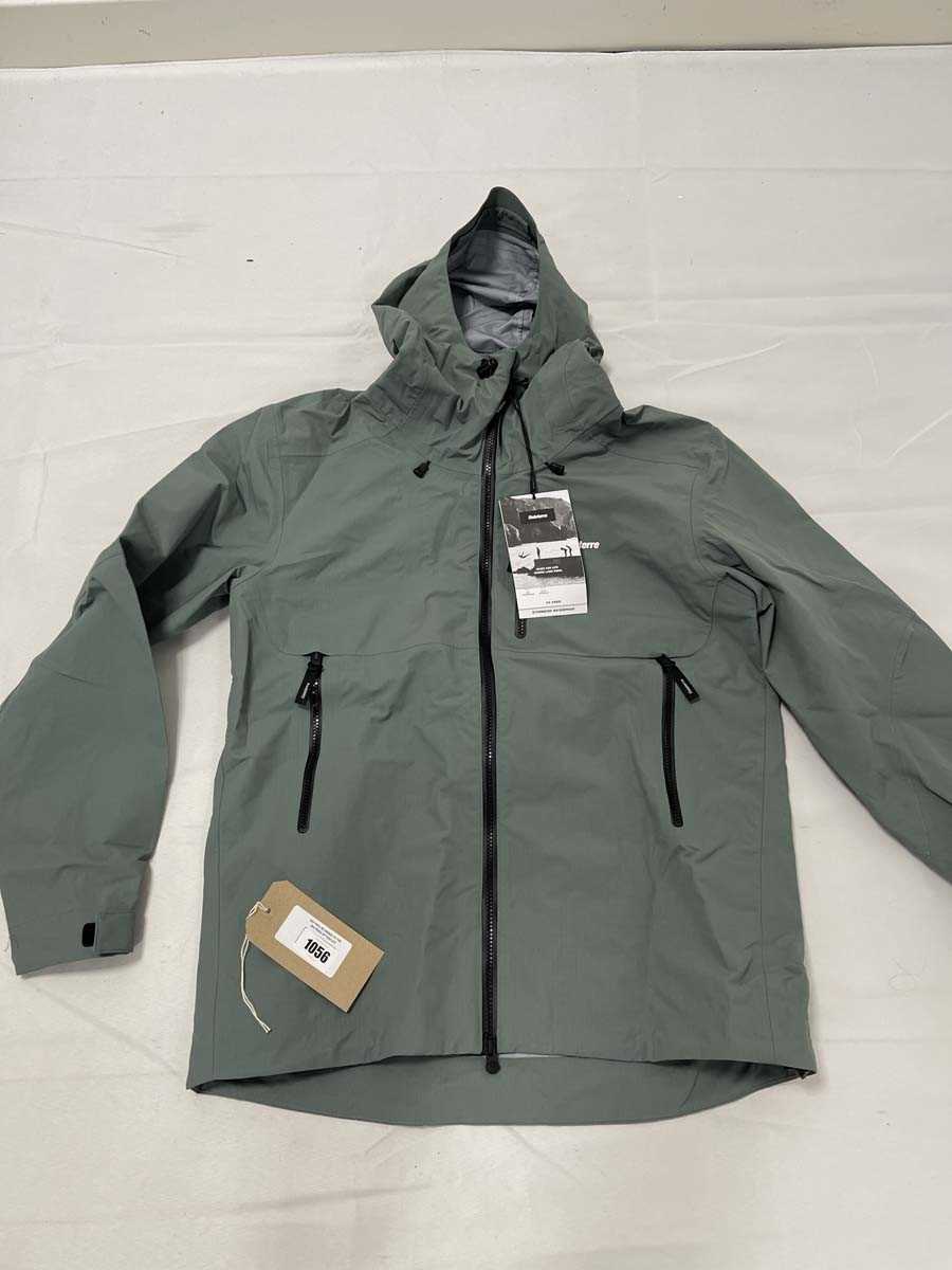 Lot 1056 - Finisterre stormbird jacket in deep sea size...