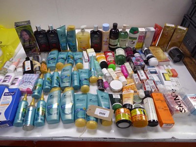 Lot 3593 - Large bag of assorted toiletries