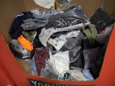 Lot 1062 - Pallet containing mixed ladies and men's clothing
