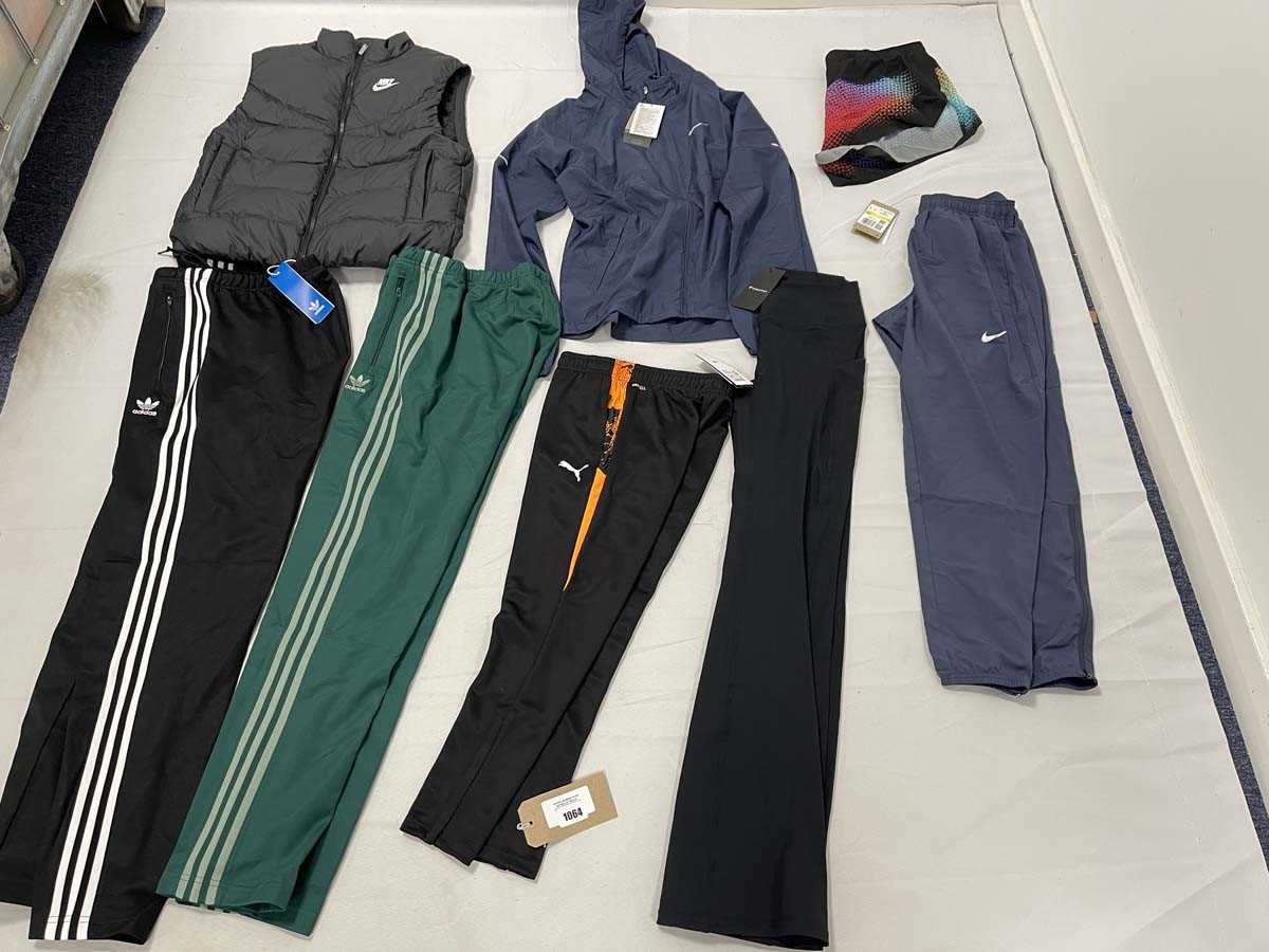 Lot 1064 - Selection of sportswear to include Nike, Soar,...
