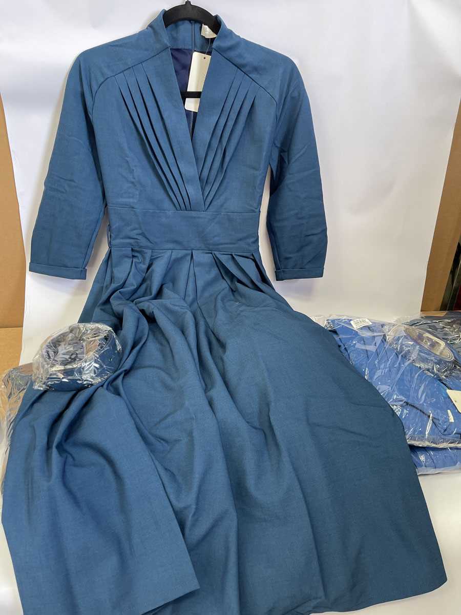 Lot 6x Zoe Vine Catherine dresses in navy and 2x...