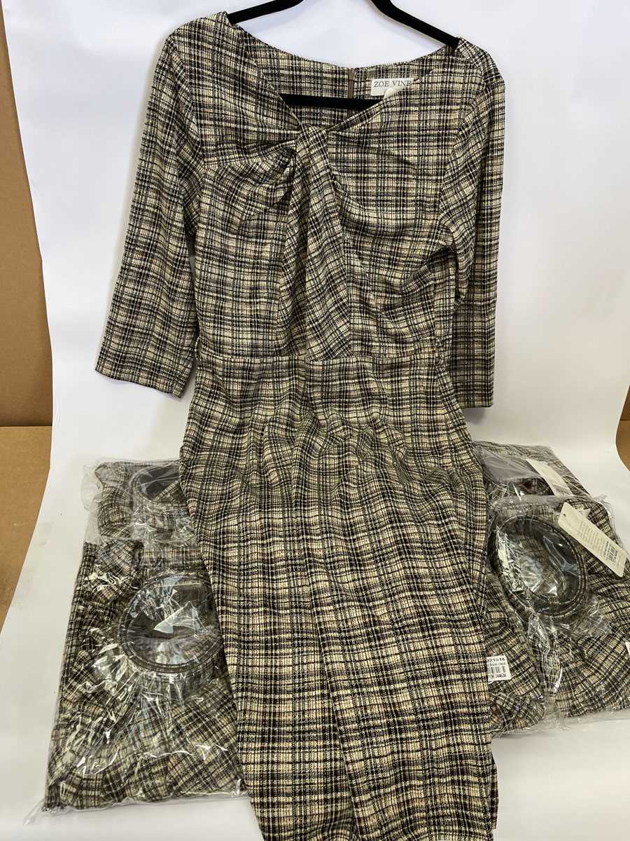 Lot 7x Zoe Vine Holly dress in brown check,...
