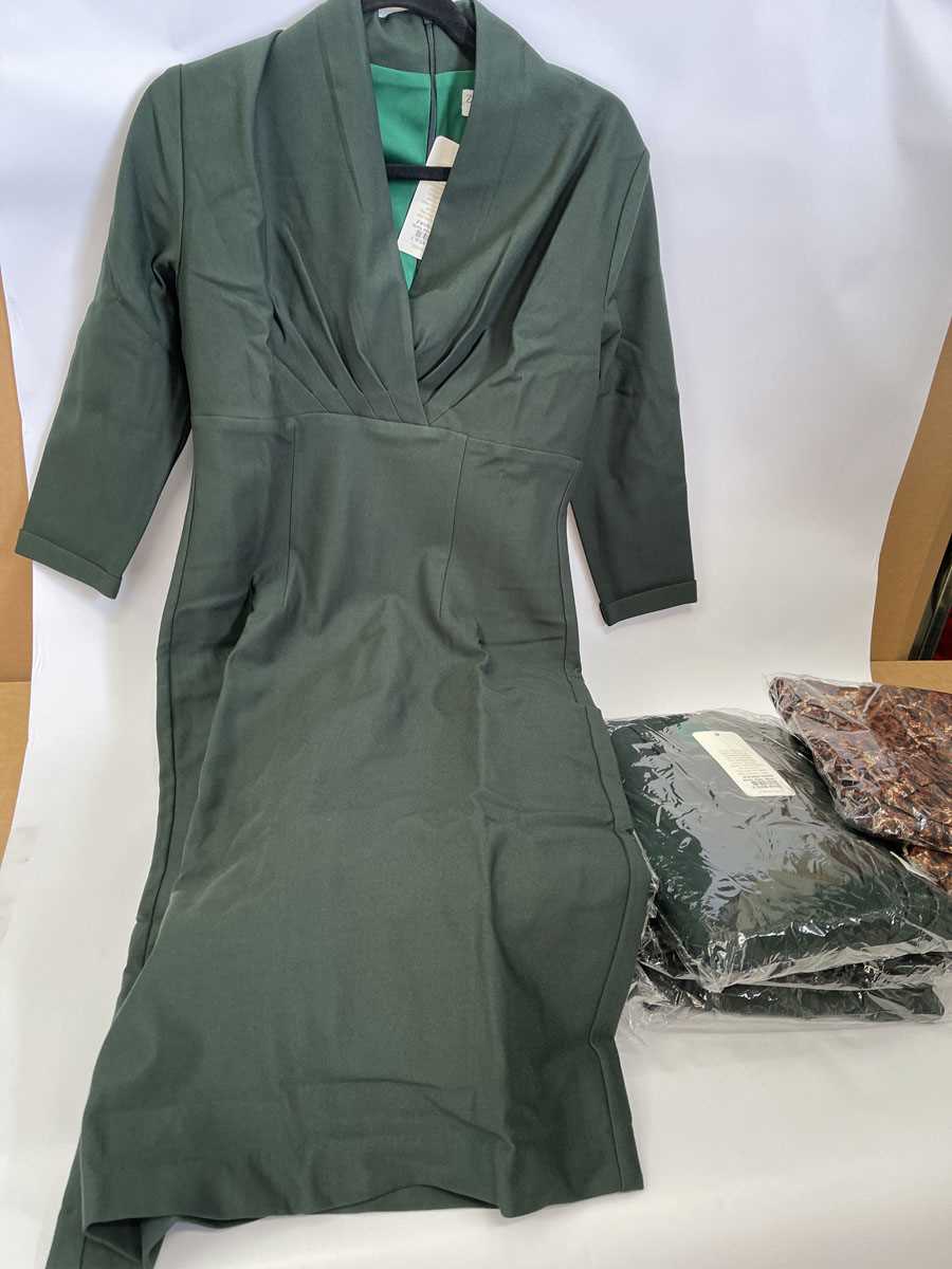 Lot 7x Zoe Vine Stella dresses in green and 3x...