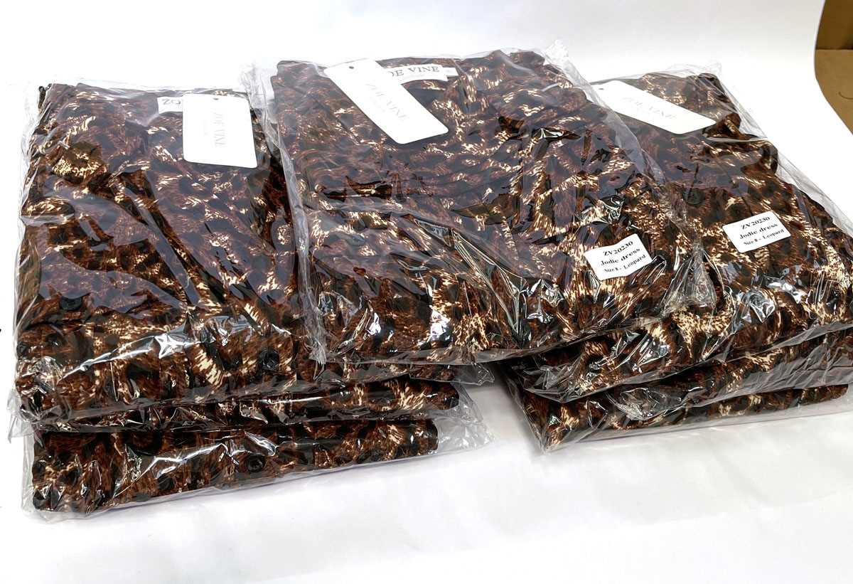 Lot 9x Zoe Vine Jodie dresses in leopard print,...