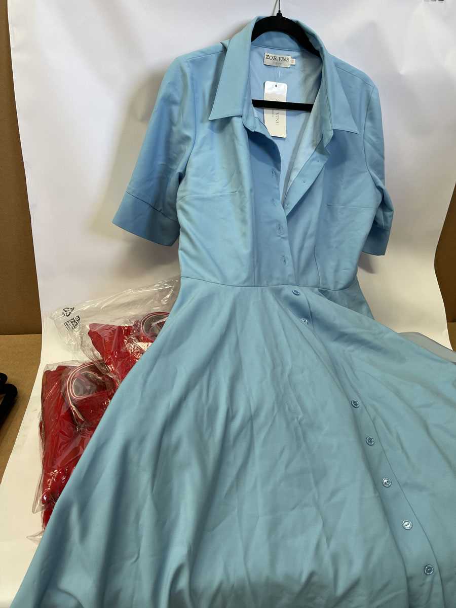 Lot 2x Zoe Vine Valerie dresses in light blue and...