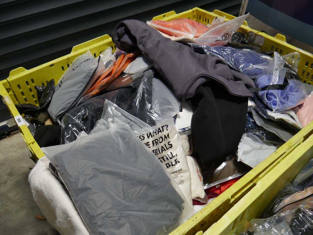 Lot 1068 - Pallet containing mixed ladies and men's clothing