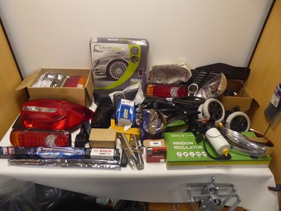 Lot 4609 - Selection of car parts to include wing mirrors,...