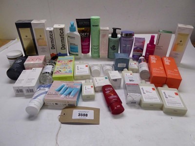 Lot 3598 - Selection of branded toiletries including...