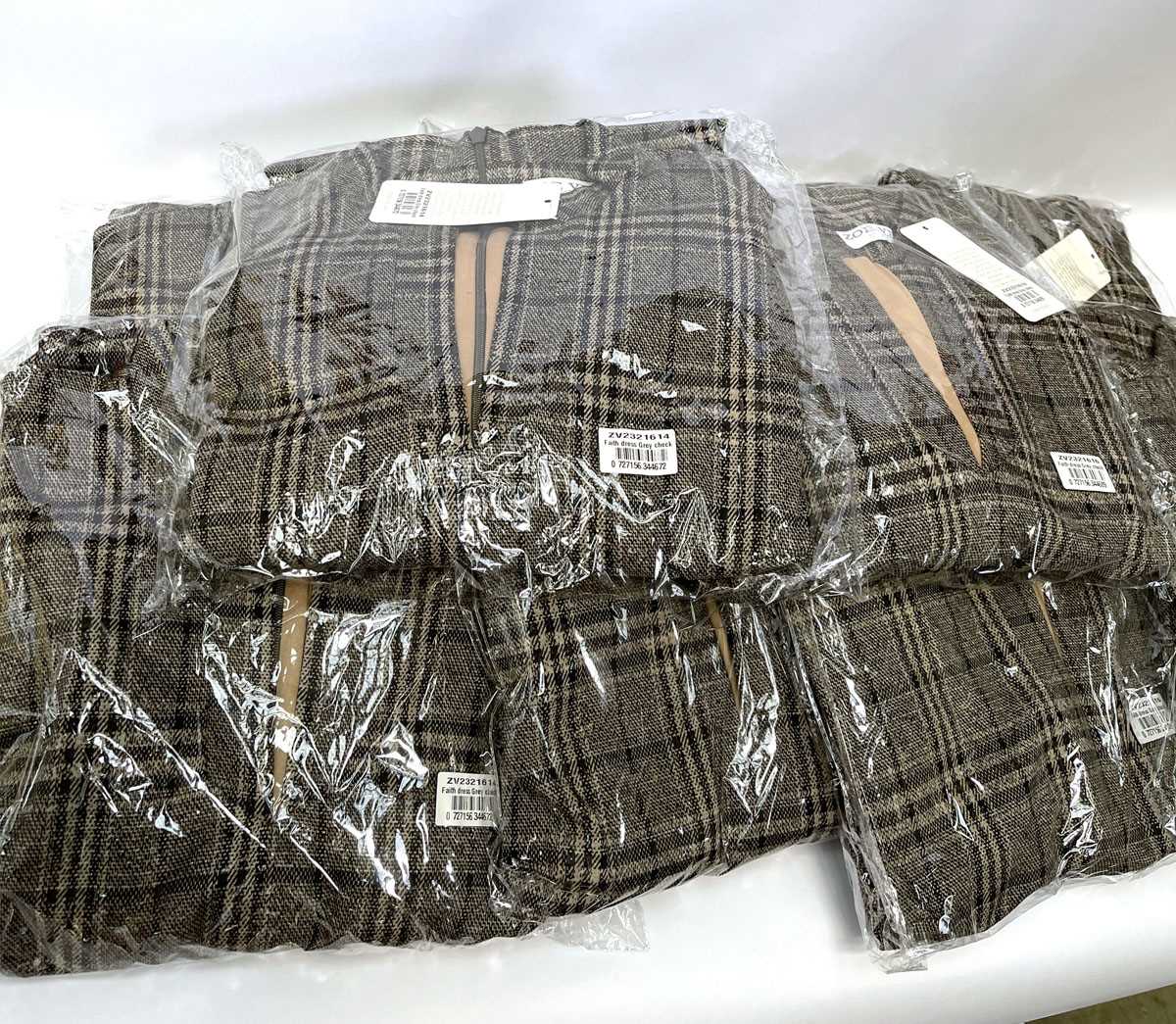 Lot 7x Zoe Vine Verity dresses in brown, various...