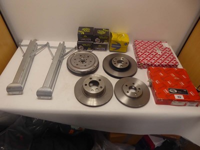Lot 4610 - Selection of car parts to include various...