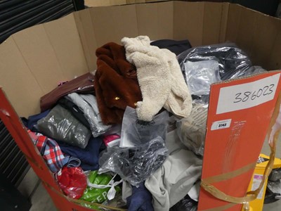 Lot 3743 - Large pallet containing mixed new and used...