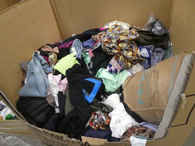 Lot 3746 - Large pallet containing mixed new and used...