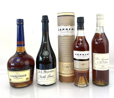 Lot 93 - 4 bottles, 1x Chateau de Lacaze Vintage 1982...