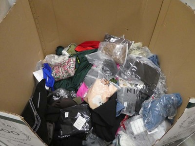 Lot 3755 - Pallet containing mixed ladies and men's clothing