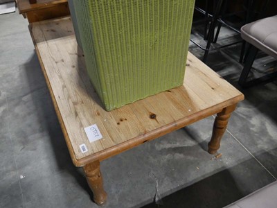 Lot 1366 - Large pine rectangular coffee table