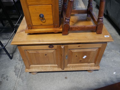 Lot 1368 - Pine double door cupboard