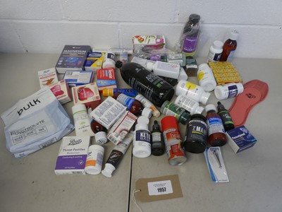 Lot 1957 - A bag containing a qty of vitamins, food...