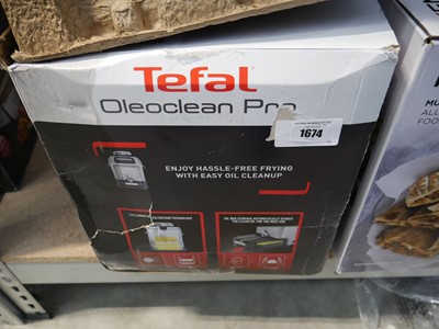 Lot 1674 - Tefal OleoClean Pro deep fryer