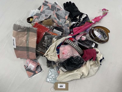 Lot 3779 - Selection of various accessories