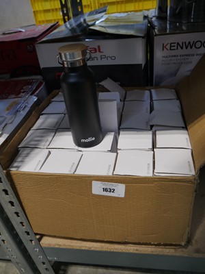 Lot 1632 - Box containing various water bottles and flasks