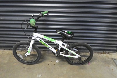 Lot 2006 - Boys Apollo BMX bike in white and green