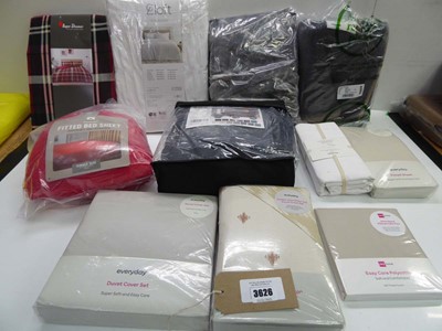 Lot 3626 - King & single duvet sets, fitted sheets,...