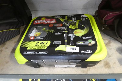 Lot 2039 - Swingball set