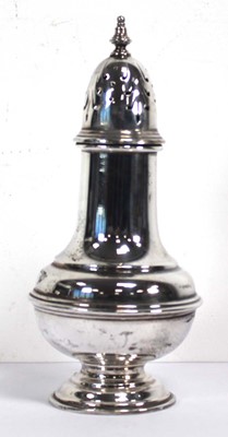 Lot 399 - An early 20th century silver dredger of...