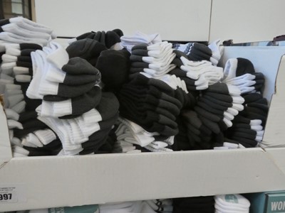 Lot 1997 - A box containing a large qty of Under Armour...