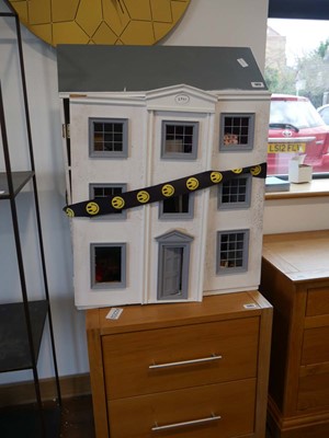 Lot 1417 - Dolls house with accessories
