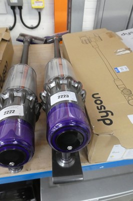 Lot 2223 - Dyson V10 cordless stick vacuum cleaner with...