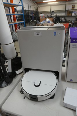 Lot 2251 - Samsung Bespoke steam robotic vacuum cleaner...