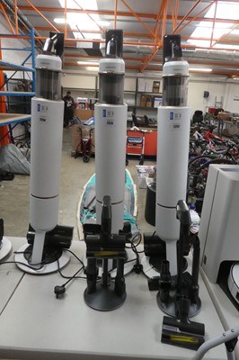 Lot 2253 - Samsung Bespoke Jet cordless stick vacuum...
